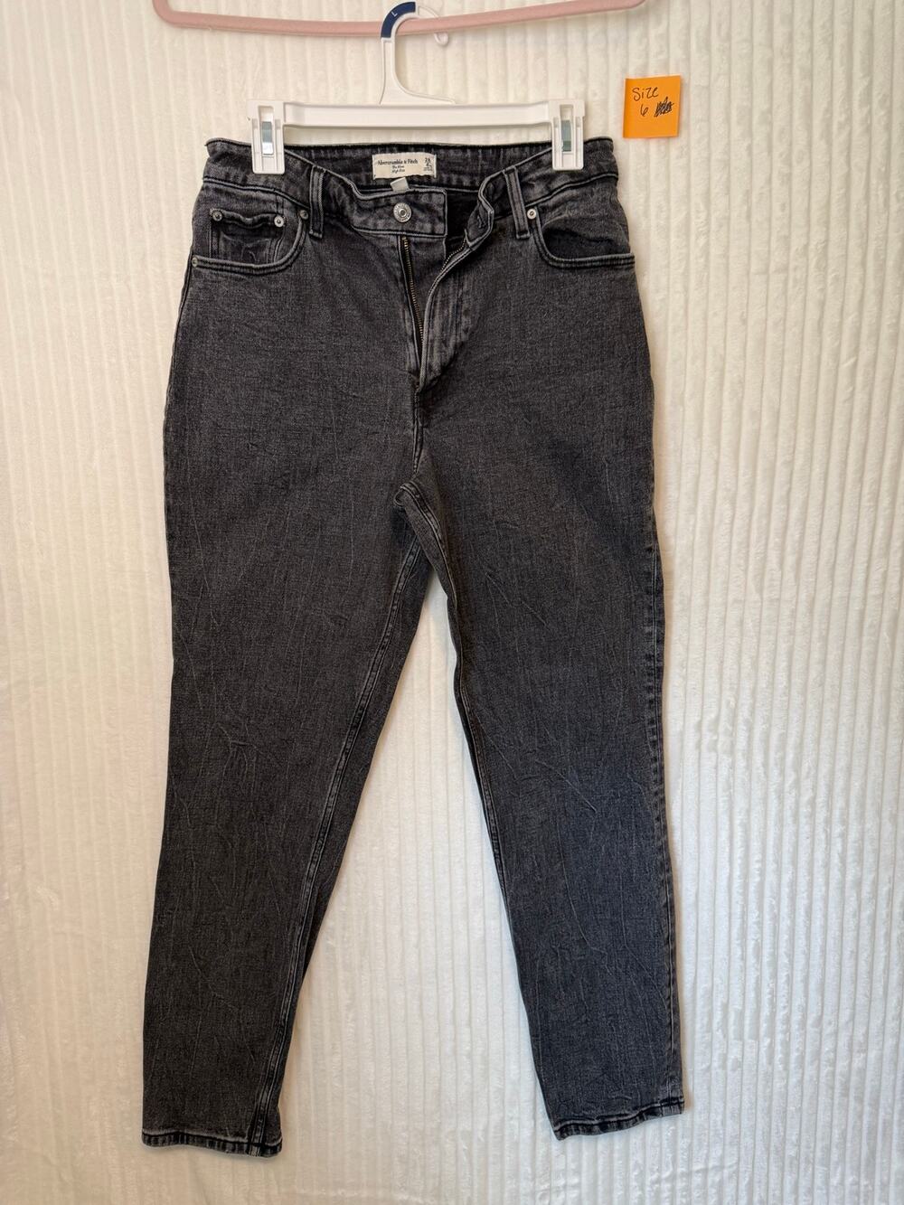 Abercrombie and Fitch size 6 mom jeans
